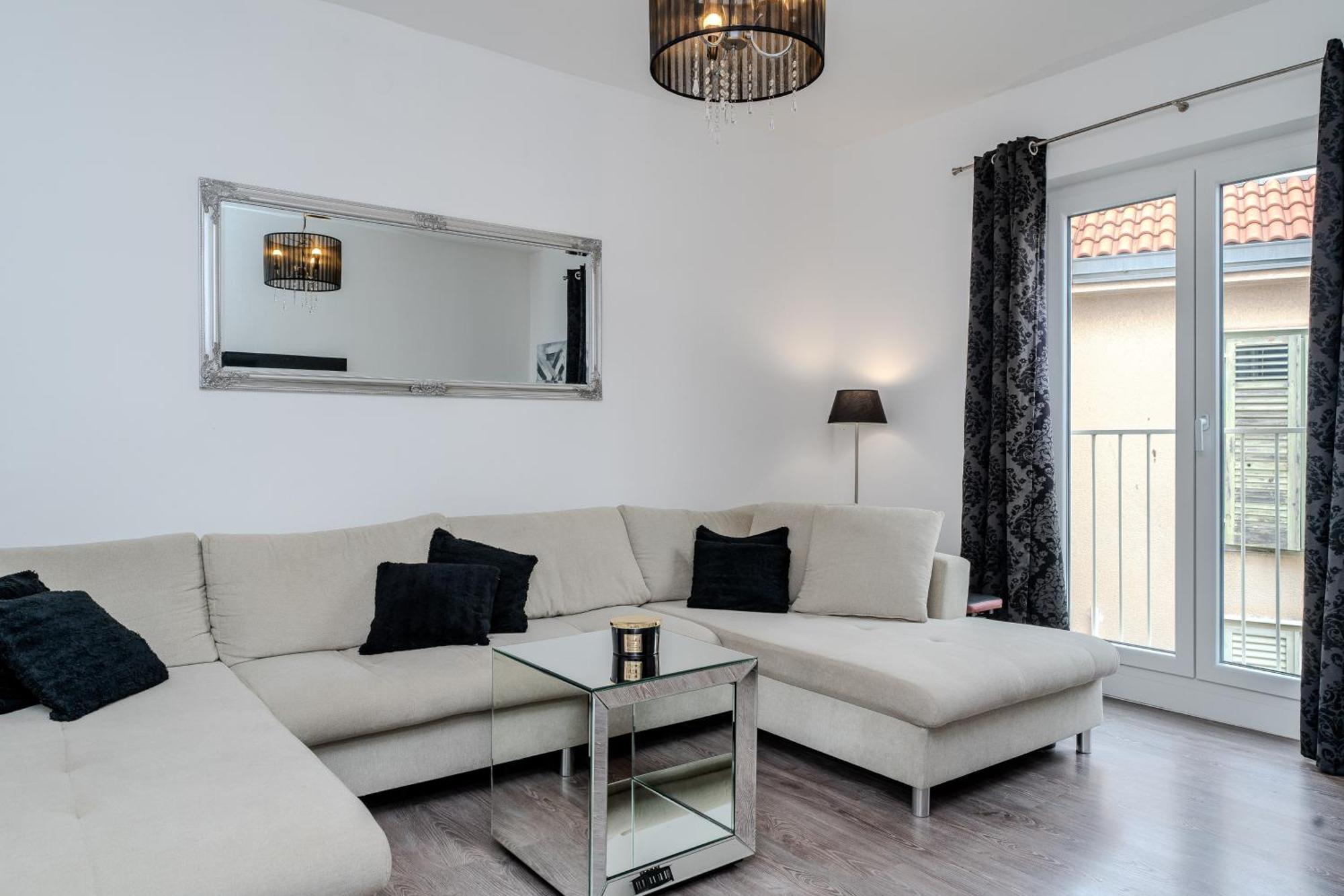 Zadar Center Apartment Verdi,Big & Cosy Екстериор снимка