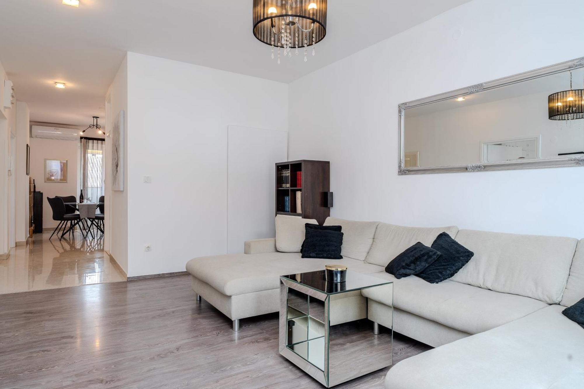 Zadar Center Apartment Verdi,Big & Cosy Екстериор снимка