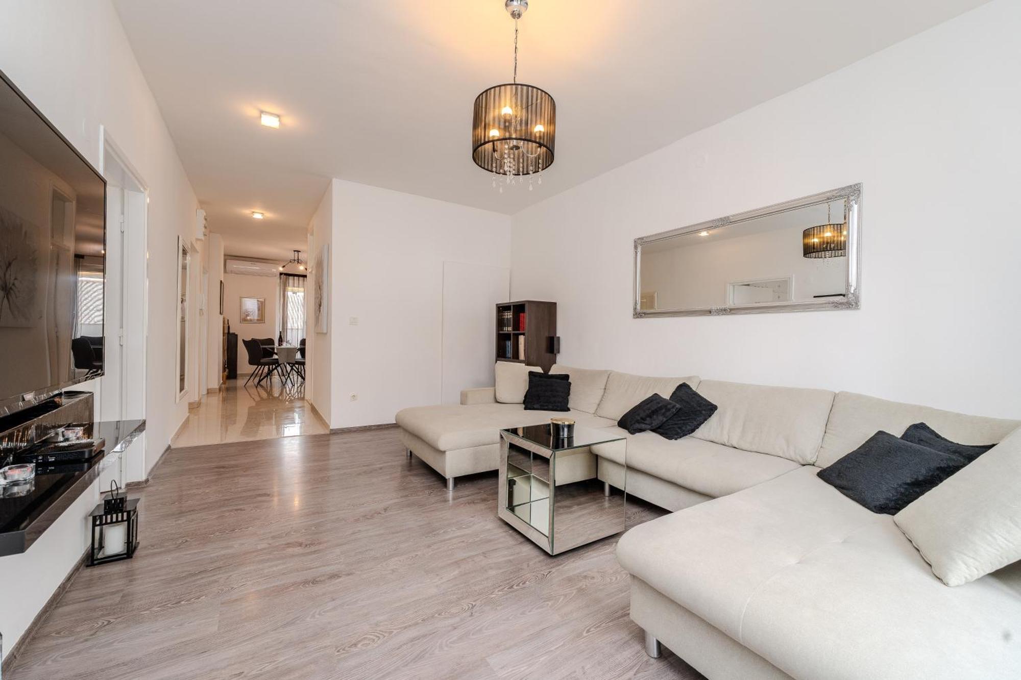 Zadar Center Apartment Verdi,Big & Cosy Екстериор снимка